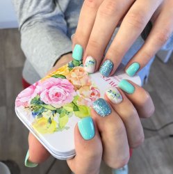 Маникюр и педикюр