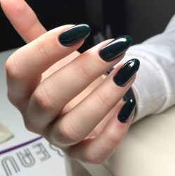 Маникюр и педикюр